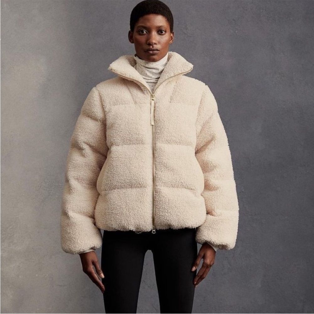Varley Wilkins Sherpa Puffer Jacket in Sandshell - XS